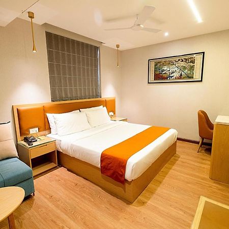 Hotel The Bastion Bhopal Exterior foto