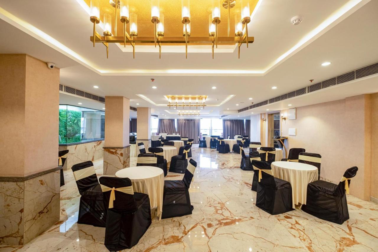 Hotel The Bastion Bhopal Exterior foto