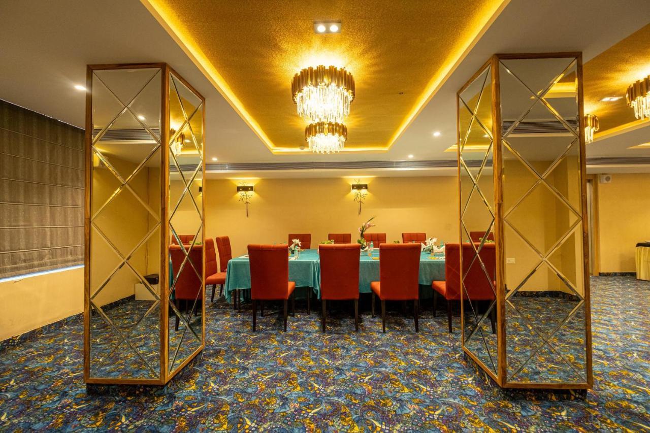 Hotel The Bastion Bhopal Exterior foto
